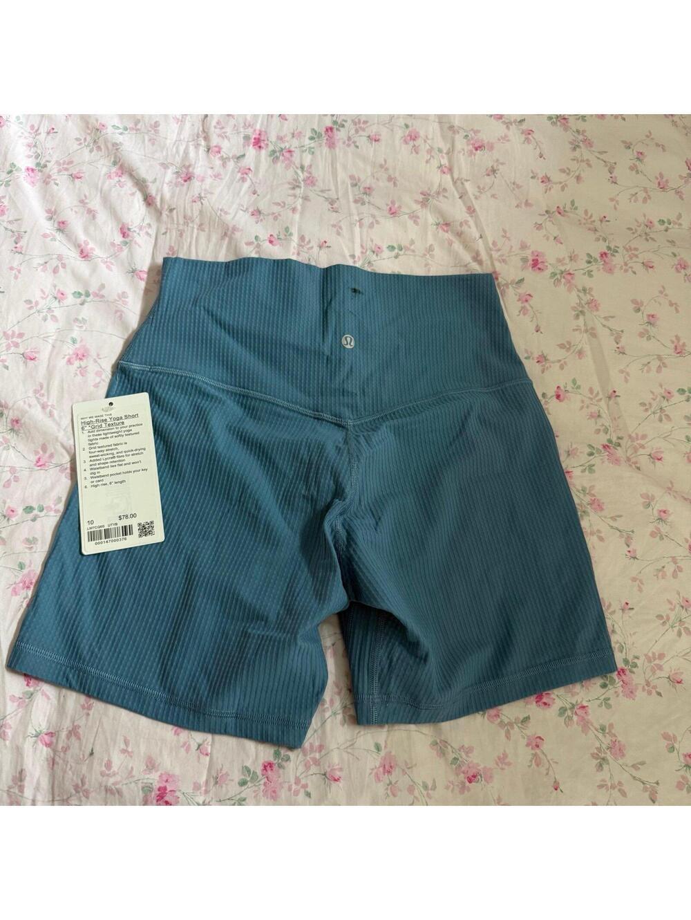 Lululemon Athletica High Rise Yoga Shorts - Picture 3 of 6